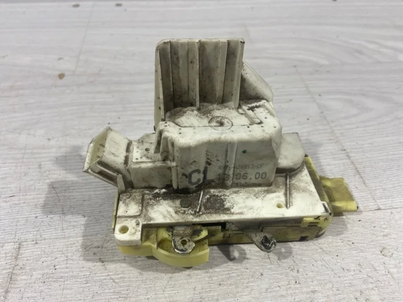 Замок двери передней левой Ford Focus 1 (98-05)