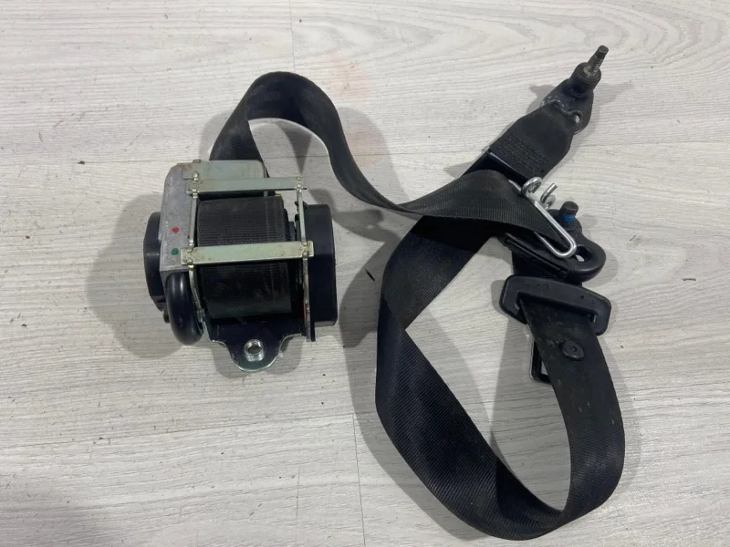 Ремень безопасности пер правый Ford Focus 3