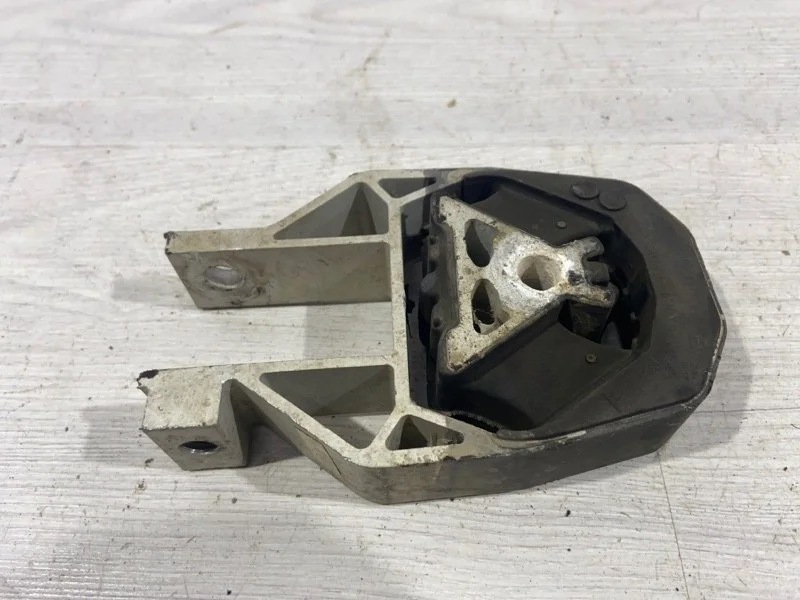 Опора двигателя задняя Ford Focus 3 (14-19) СЕДАН