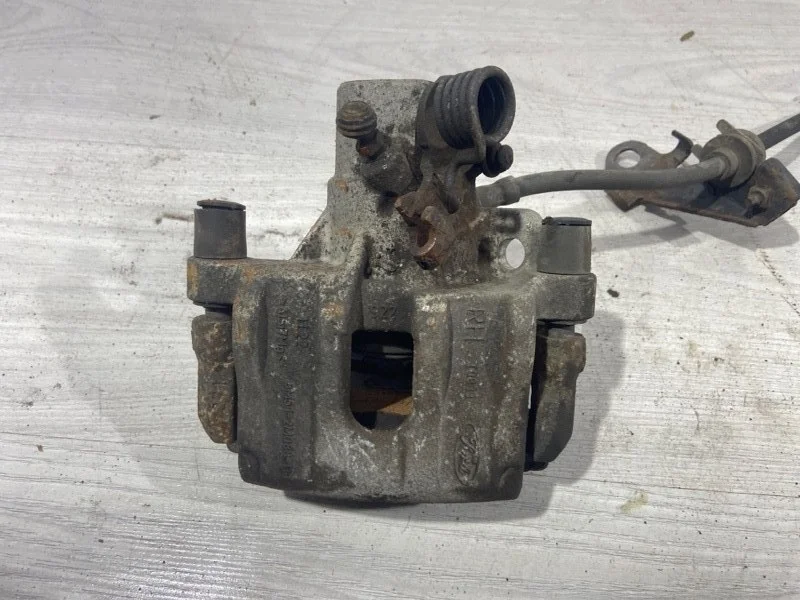 Суппорт задний правый Ford Focus 3 (11-14) СЕДАН