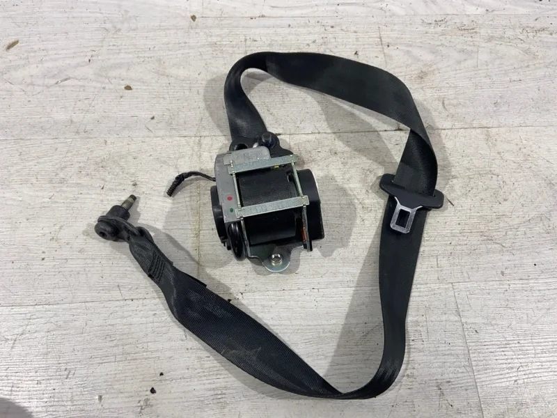 Ремень безопасности пер правый Ford Focus 3