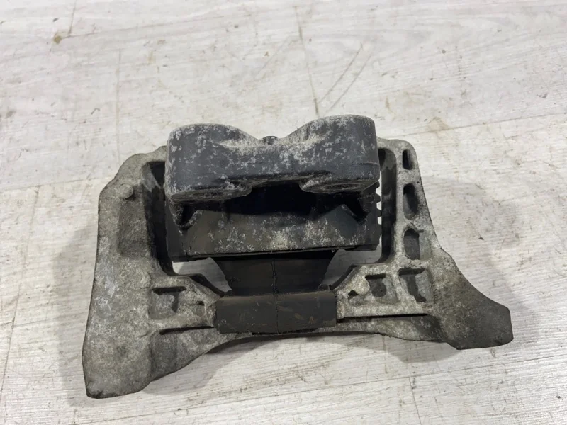 Опора двигателя правая Ford Focus 3 (11-14)