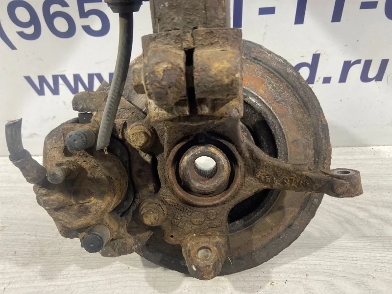 Кулак поворотный передний правый Ford Focus 2