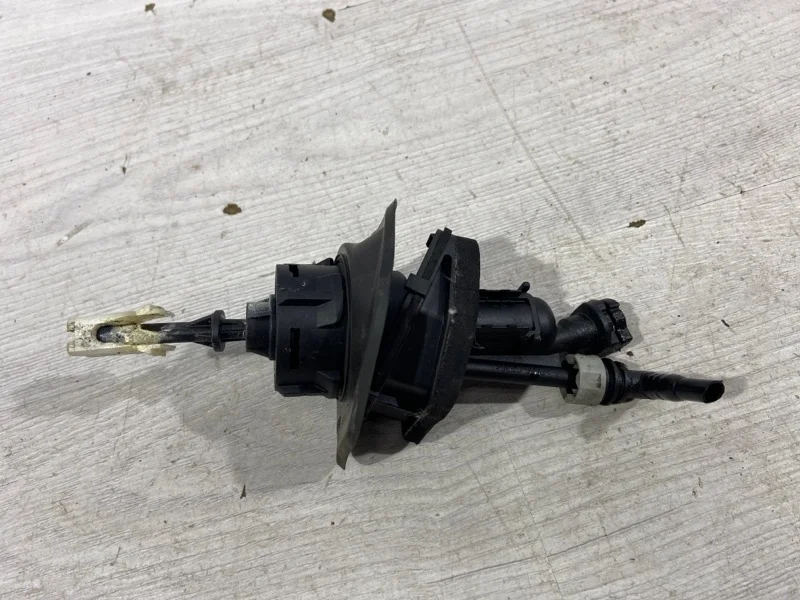 Главный цилиндр сцепления Ford Focus 2 (08-11)