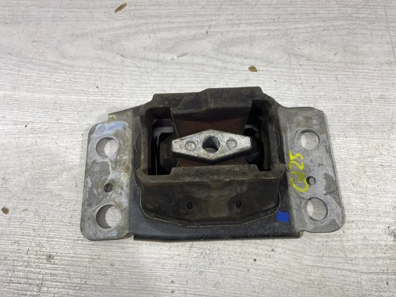 Опора двигателя левая Ford Mondeo 4 (07-14)