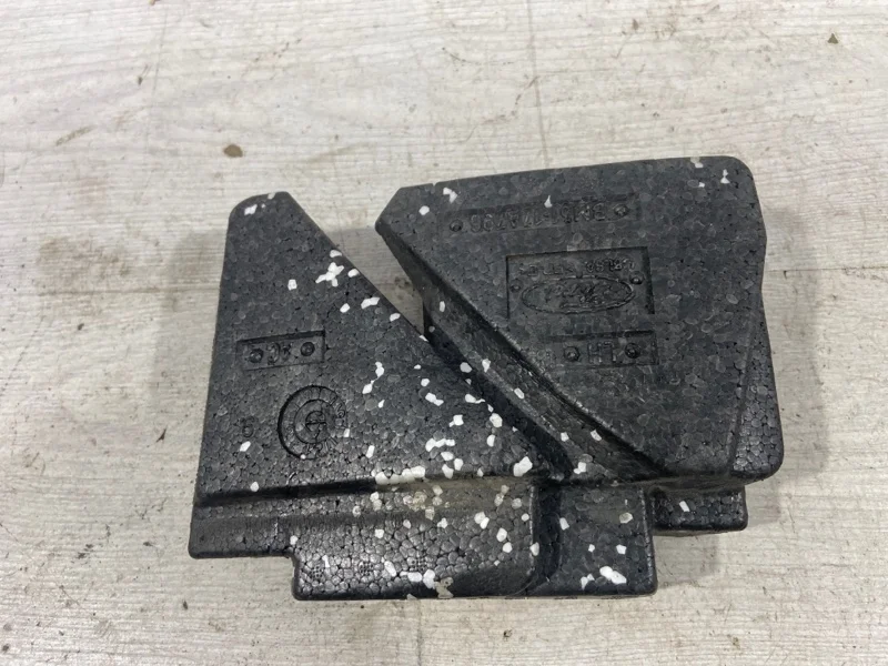 Наполнитель переднего бампера левый Ford Focus 3