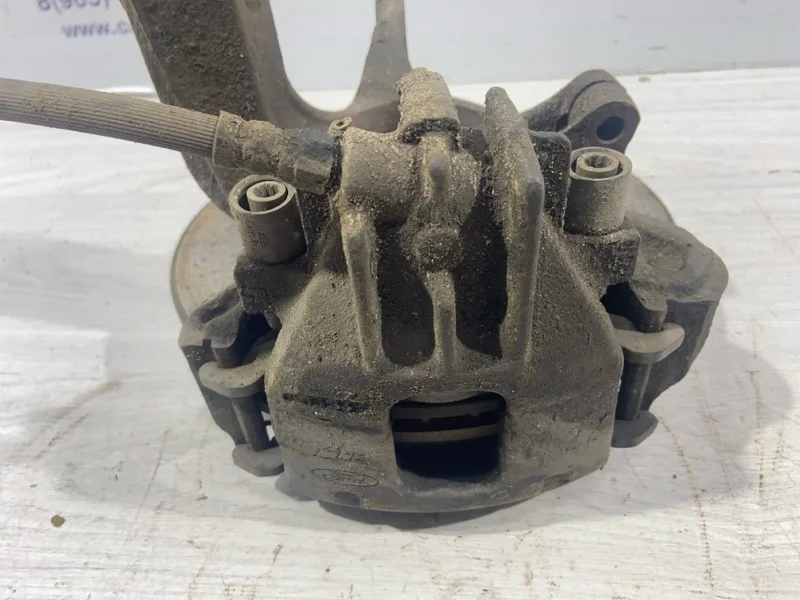 Суппорт передний правый Ford FOCUS 1 USA (98-05)