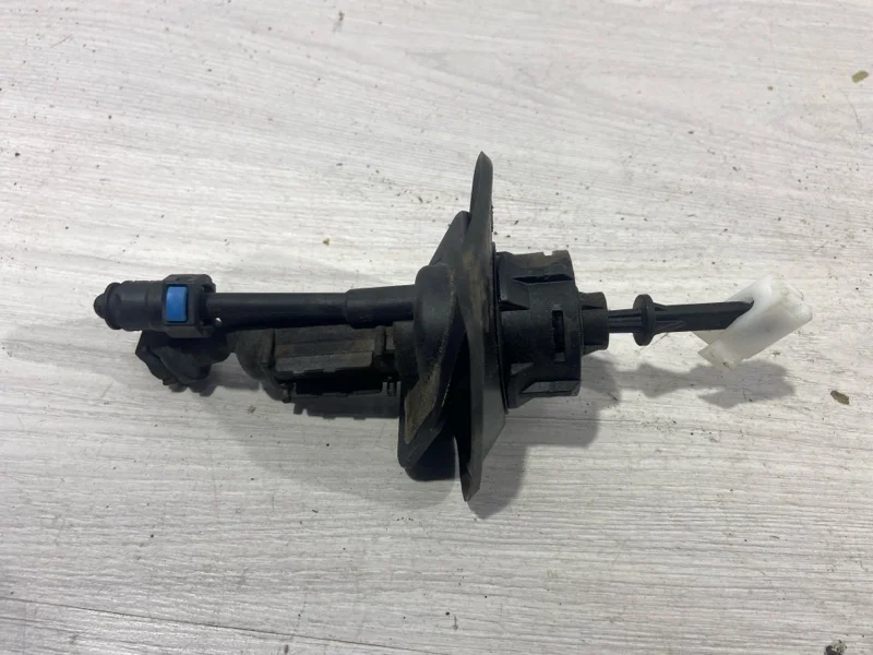 Главный цилиндр сцепления Ford Focus 3 (11-14)