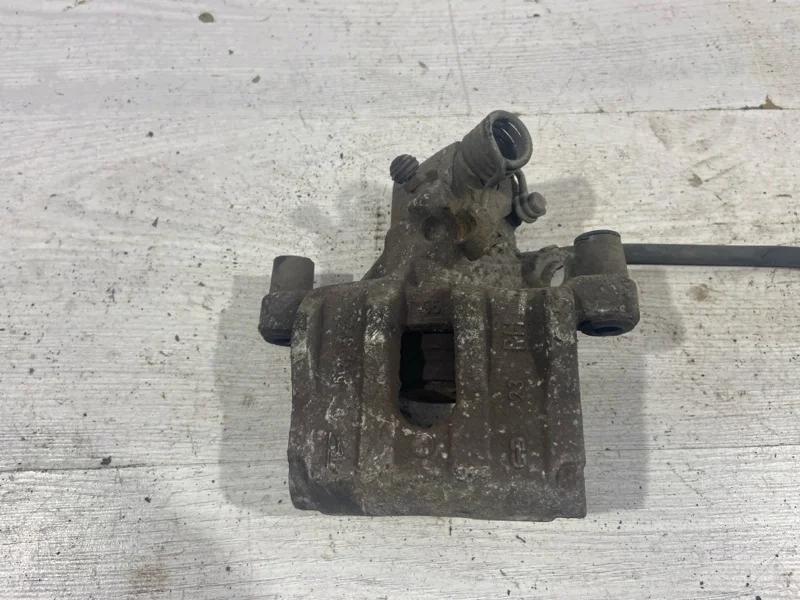 Суппорт задний правый Ford Focus 2 (08-11)