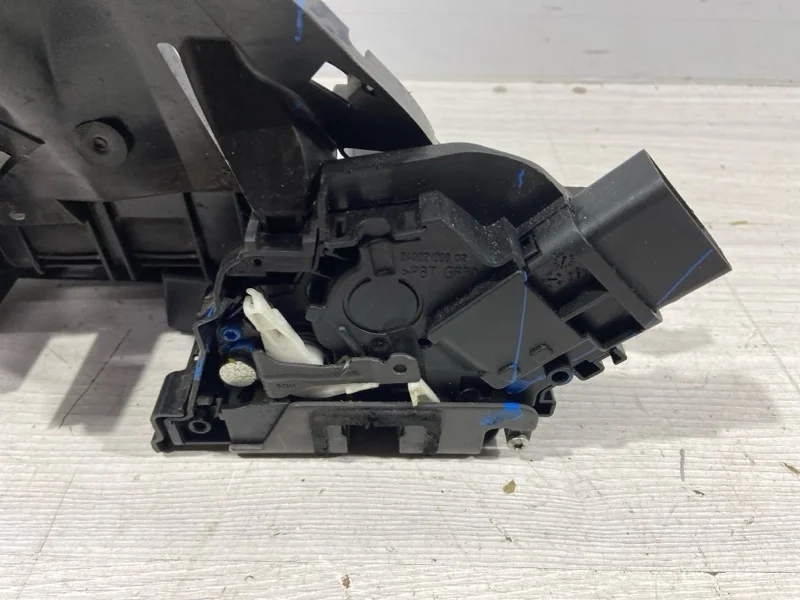 Замок двери передней левой Ford Focus 2 (04-08)