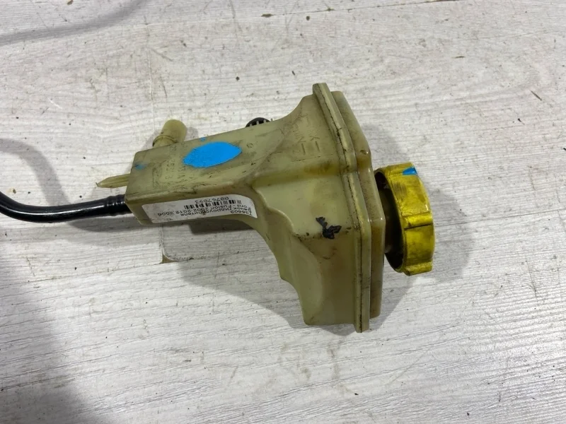 Бачок гидроусилителя Ford Fusion (01-12) UAV 1.6L