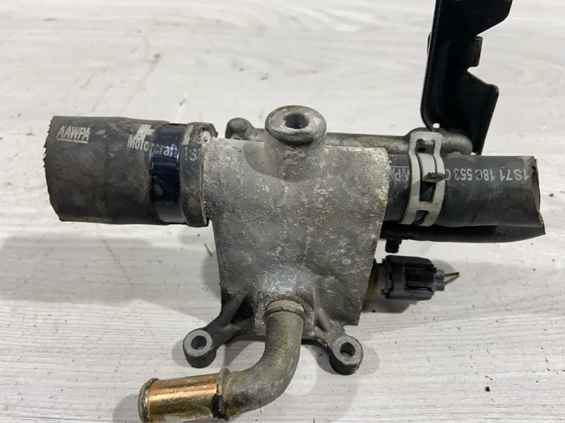 Фланец системы охлаждения (тройник) Ford Mondeo 3