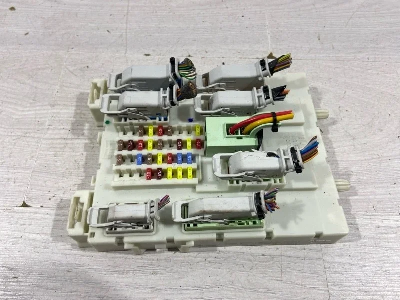 Блок предохранителей (салонный) Ford Focus 3
