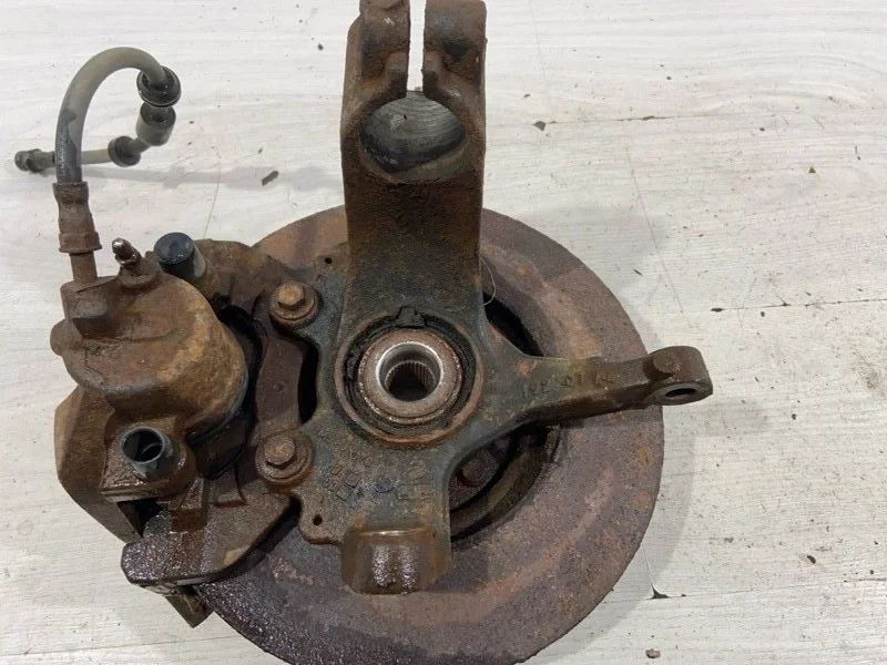 Кулак поворотный передний правый Ford C-MAX