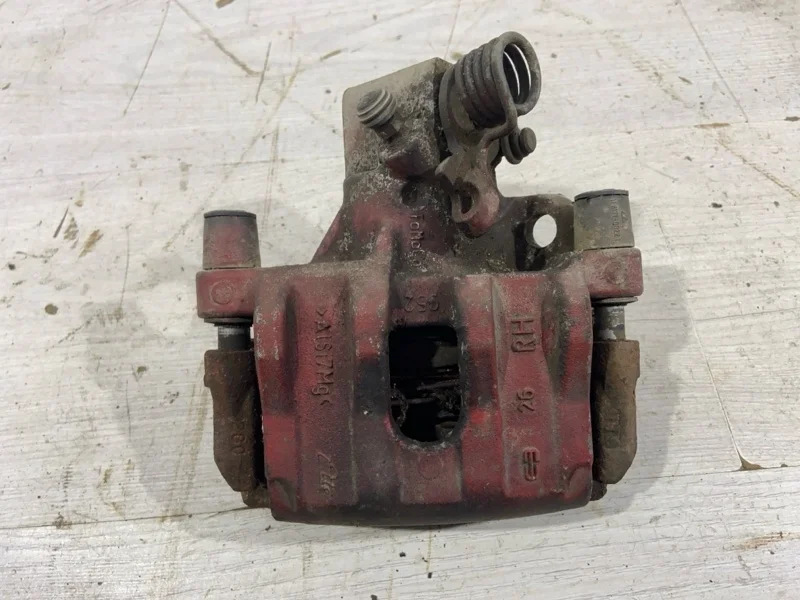 Суппорт задний правый Ford C-MAX (07-10) UAV 2.0L