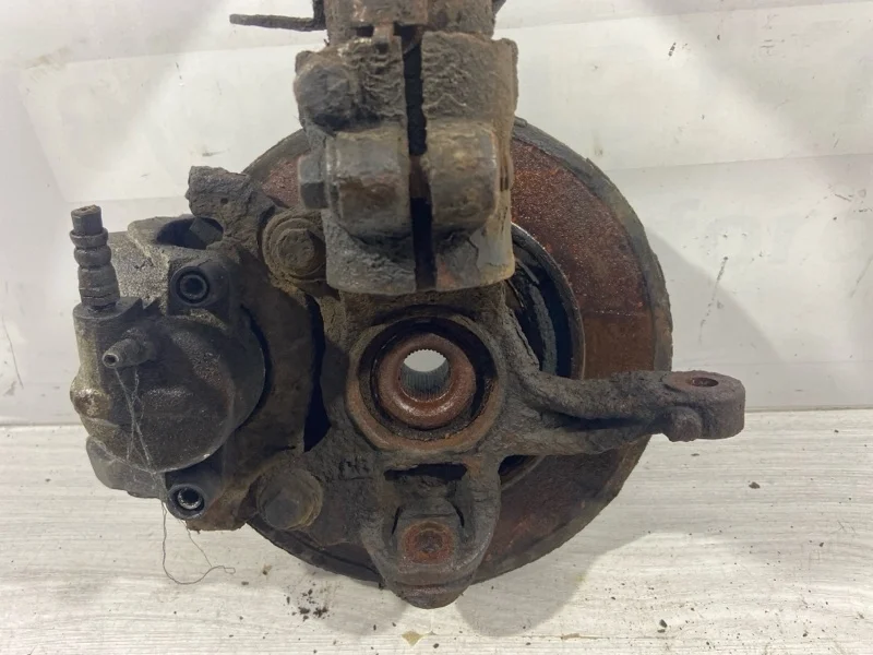 Кулак поворотный передний правый Ford S-MAX