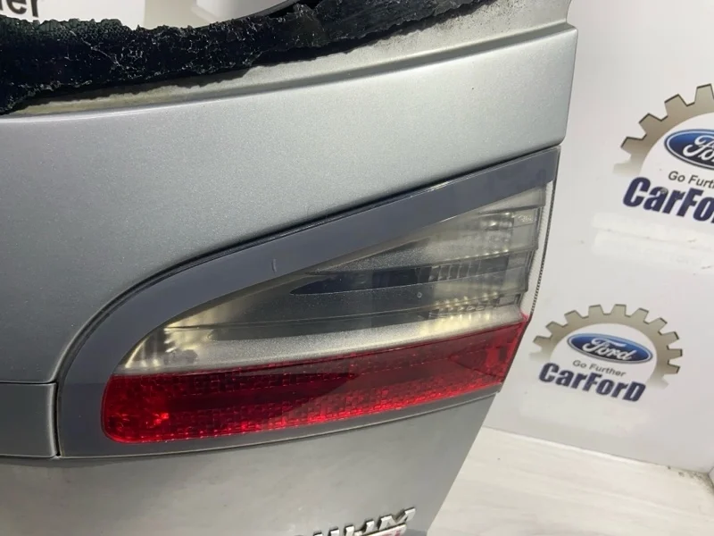 Фонарь задний внутренний правый Ford S-MAX (06-15)