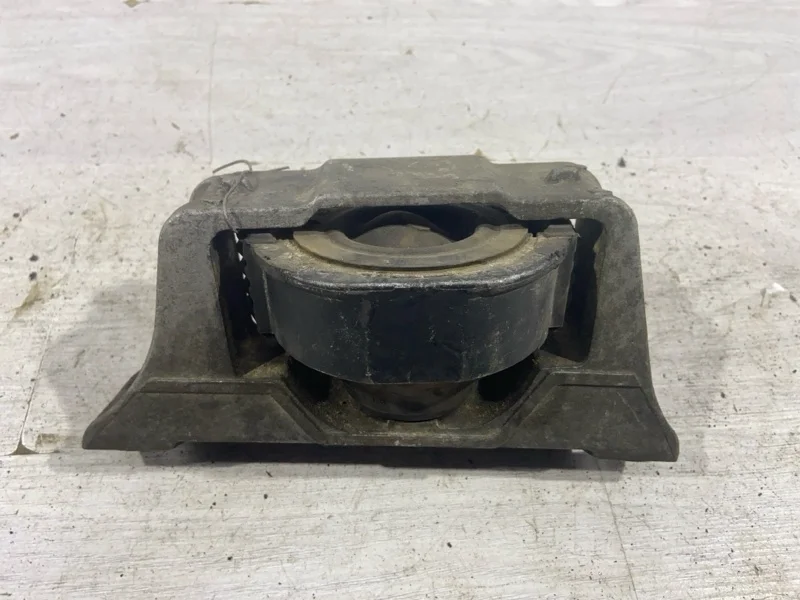 Опора двигателя правая Ford Focus 2 (08-11) СЕДАН