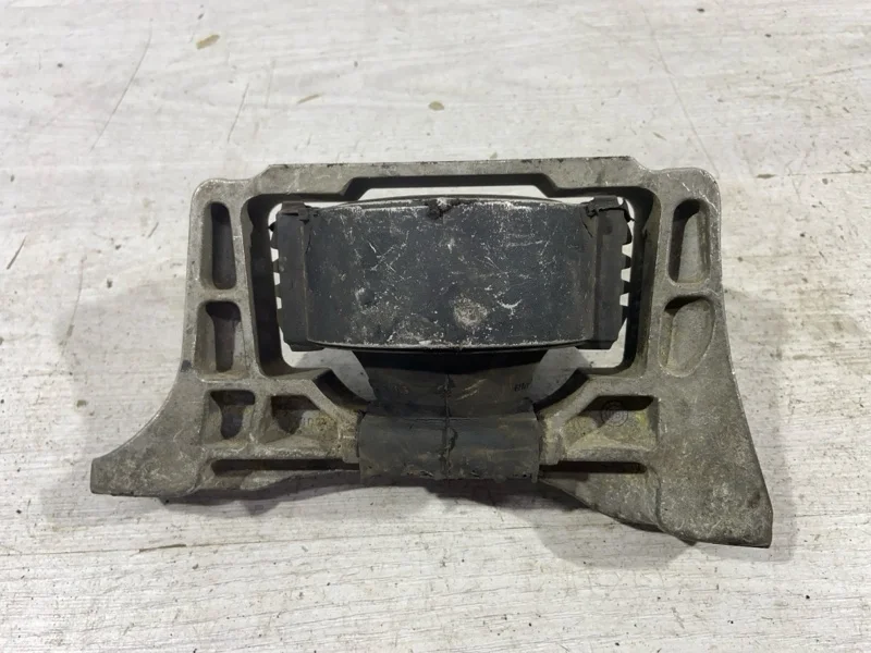 Опора двигателя правая Ford Focus 2 (08-11)