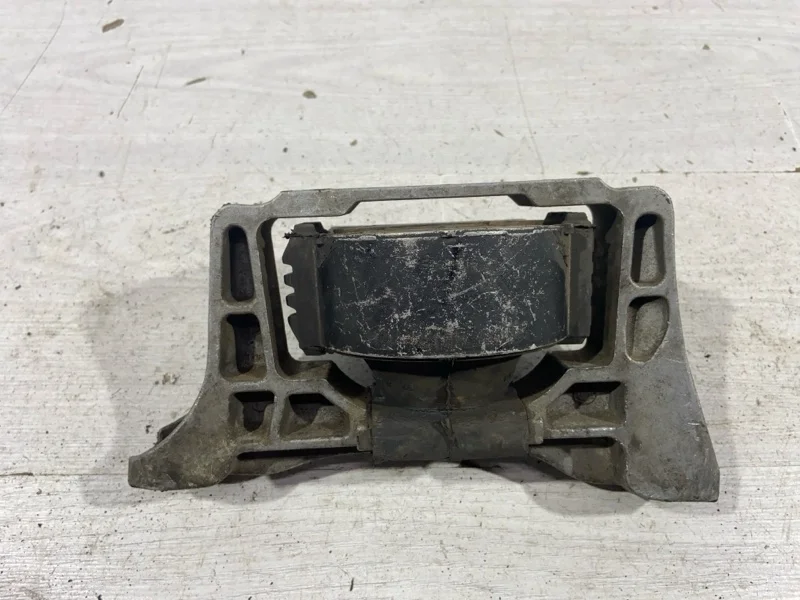 Опора двигателя правая Ford Focus 2 (08-11)