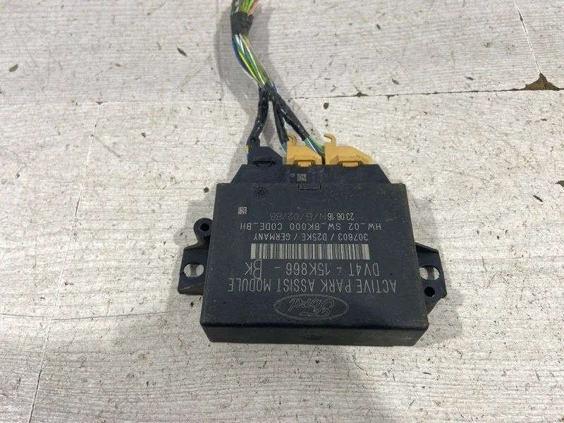 Блок управления парктроником Ford Kuga 2 (12-19)