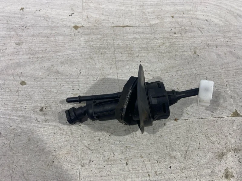 Главный цилиндр сцепления Ford Focus 2 (08-11)