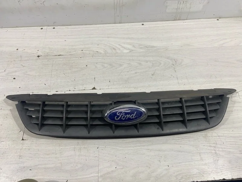 Решетка радиатора Ford Focus 2 (08-11) УНИВЕРСАЛ