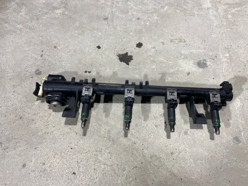 Топливная рампа Ford Focus 2 (04-08) ХЭТЧБЭК 1.6L