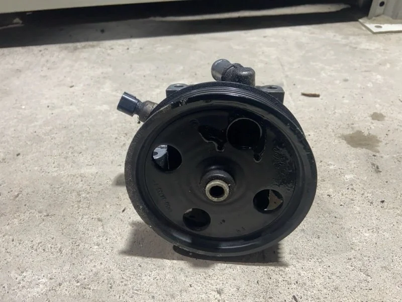 Насос гидроусилителя Ford Focus 2 (04-08) ХЭТЧБЭК