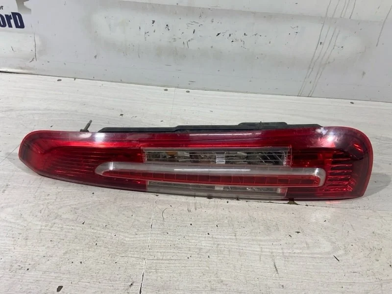 Фонарь задний правый Ford C-MAX (07-10) UAV 2009
