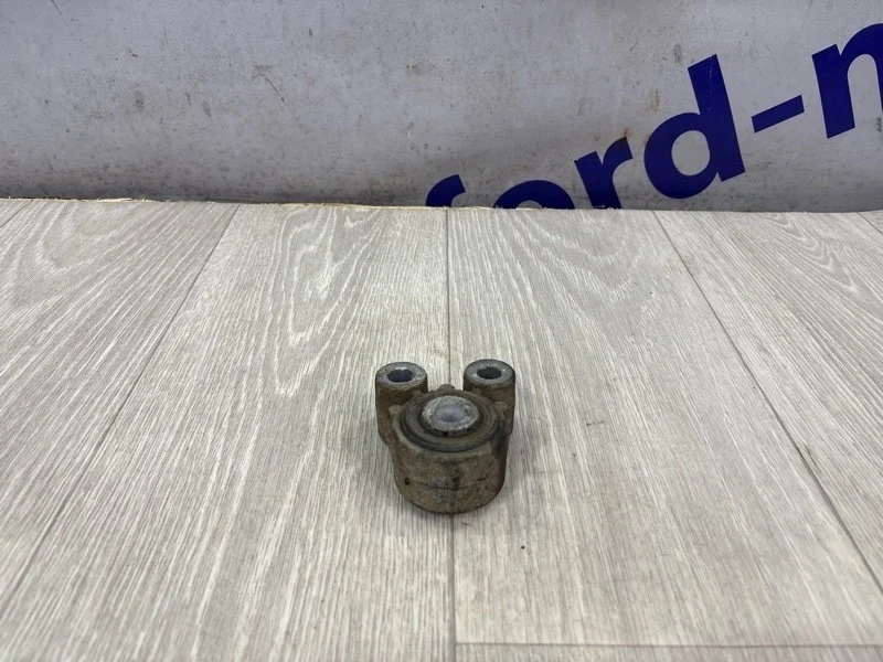 Кронштейн кпп FORD FOCUS 2 2006