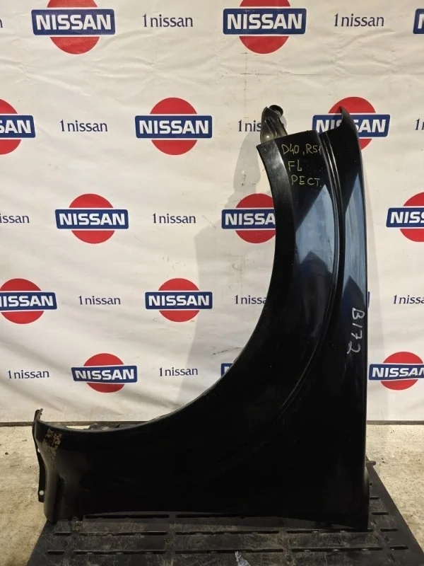 Крыло Nissan Navara 2012 F31014X0MA D40 YD25, переднее левое