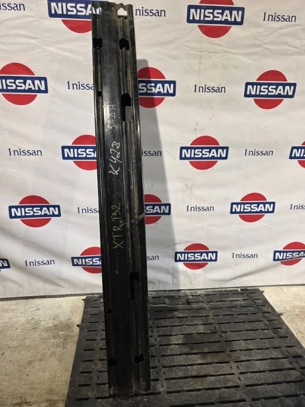 Усилитель бампера Nissan X Trail 2017 620304CL0A T32 M9R, передний