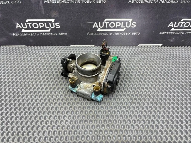 Дроссельная заслонка Audi A4 058133063H B5 1.6 ADP