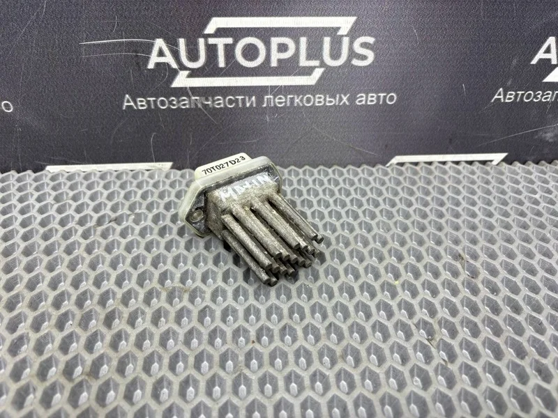 Резистор печки Nissan Cefiro 1997 2776170T03 A32 VQ20DE