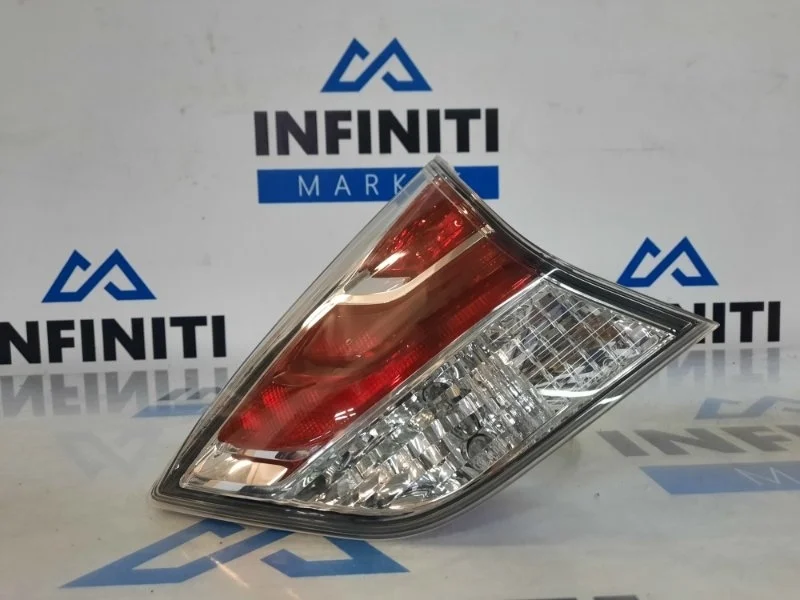 Фонарь в крышку багажника задний правый NISSAN