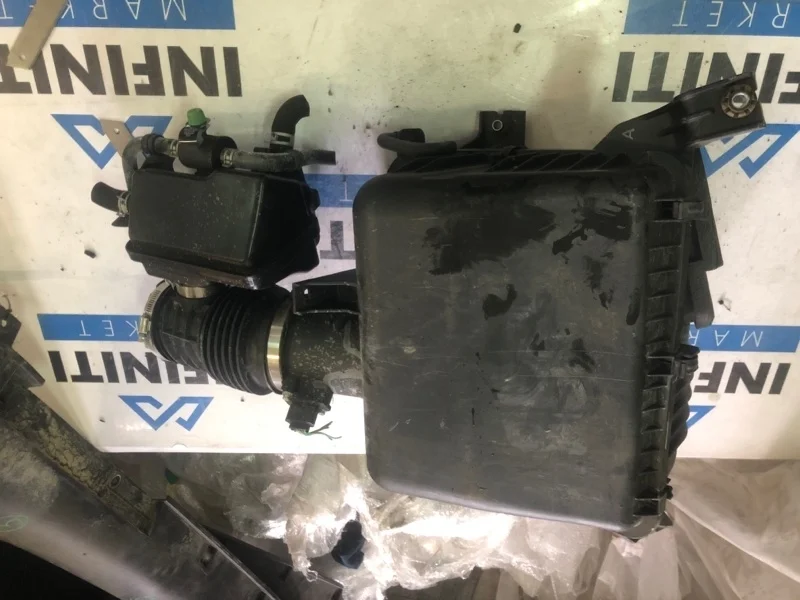 Корпус воздушного фильтра Nissan Patrol Y62 VK56VD