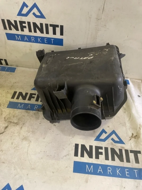 Корпус воздушного фильтра Nissan Patrol Y62 VK56VD