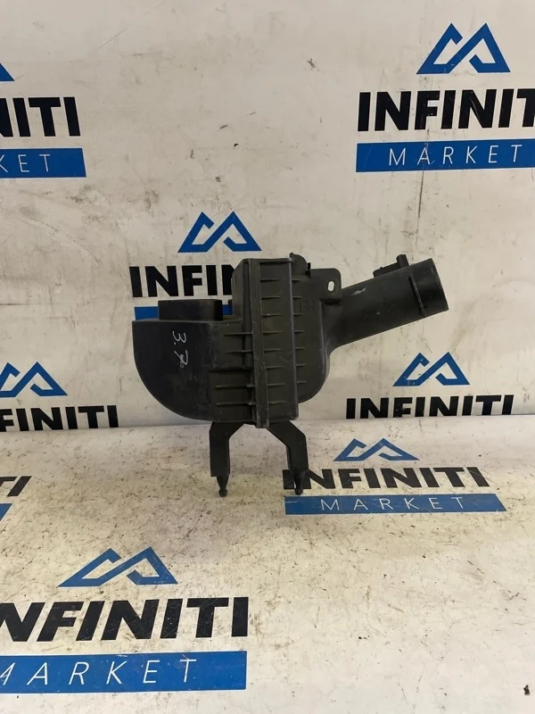 Корпус воздушного фильтра правый INFINITI M37 Y51