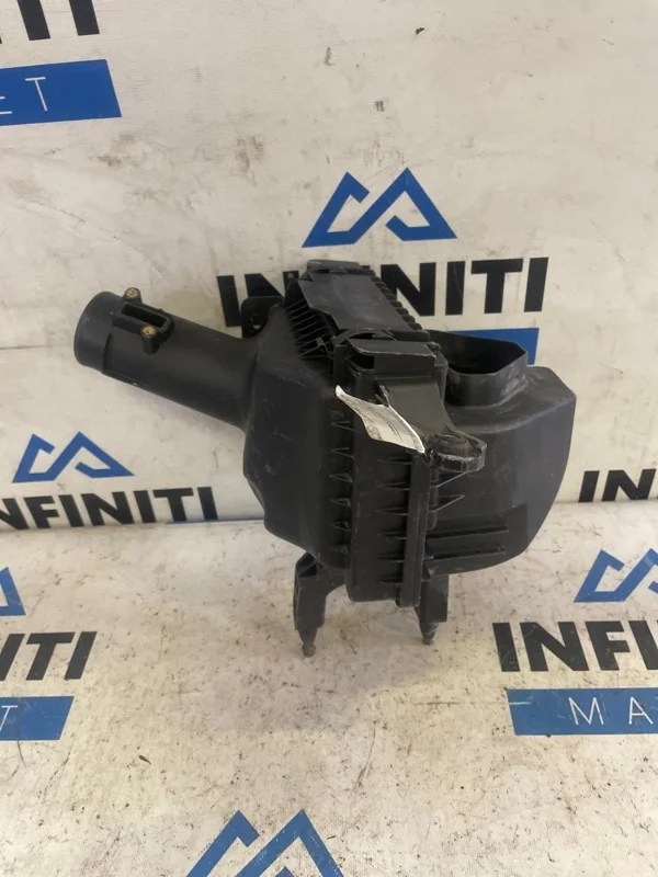 Корпус воздушного фильтра правый INFINITI M37 Y51