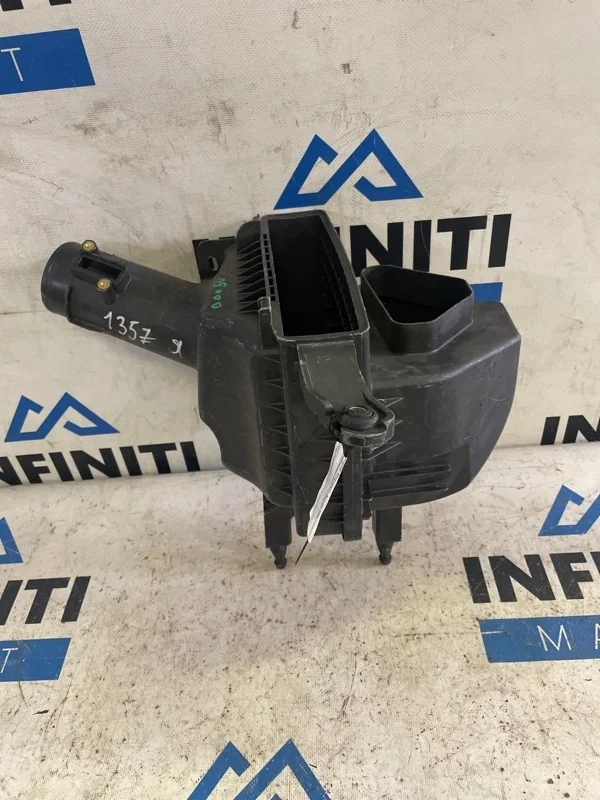 Корпус воздушного фильтра правый INFINITI M37 Y51