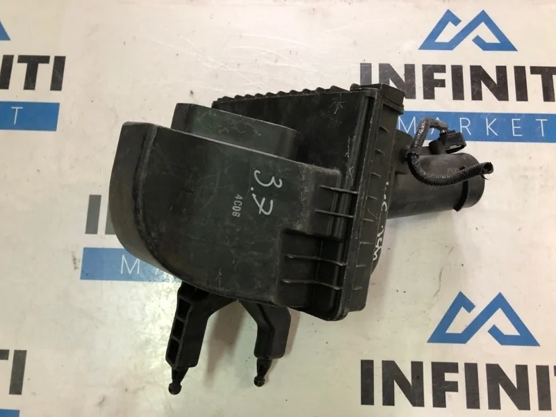 Корпус воздушного фильтра правый INFINITI M37 Y51