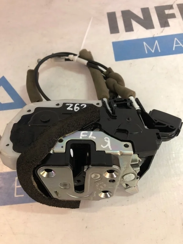 Замок двери передний левый INFINITI QX80 Z62