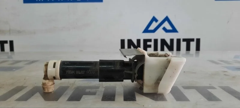 Форсунка омывателя фар правая INFINITI QX80 Z62