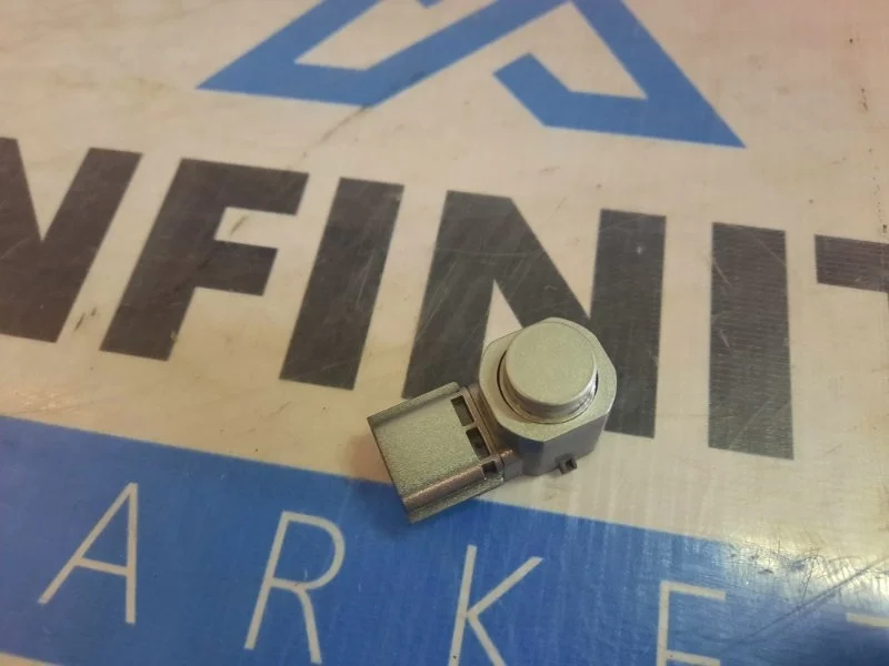 Парктроник INFINITI Q50 V37