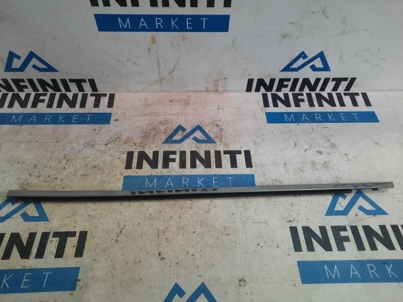 Молдинг двери центральный передний левый INFINITI