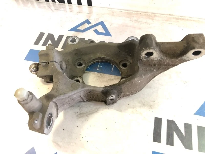 Кулак поворотный ( цапфа ) передний правый