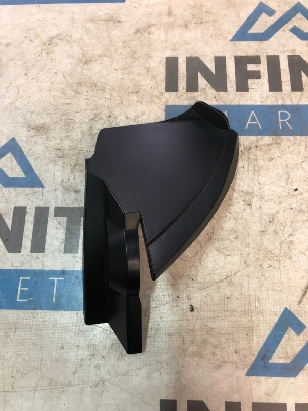 Накладка фонаря задняя правая INFINITI QX70 S51