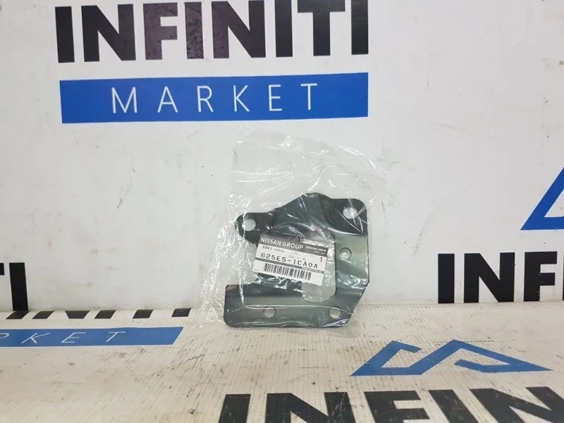 Накладка замка капота левая INFINITI QX70 S51