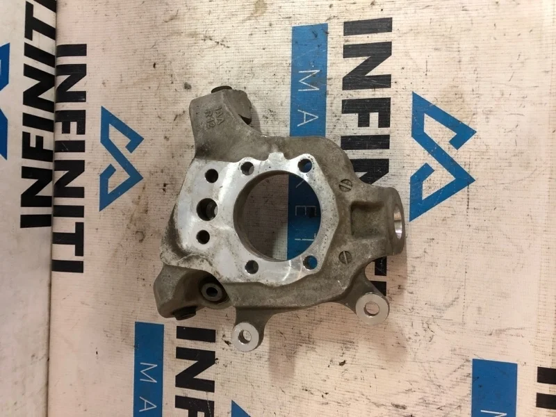 Кулак задний правый INFINITI QX70 S51 VQ37VHR